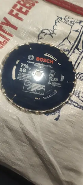 Bosch 000346433807 7-1/4 In 18-tooth Dents Fast Rip/crosscut Circular Saw Blade
