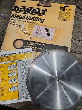 Dw7747 Dewalt 14ftft Metal Cutting Blade 70 Teeth Heavy Gauge Steel Saw